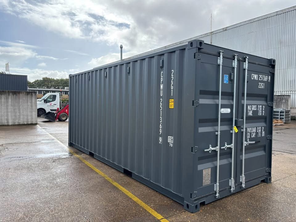 20 fots isolerad container antracitgrå 3/4 vinkel