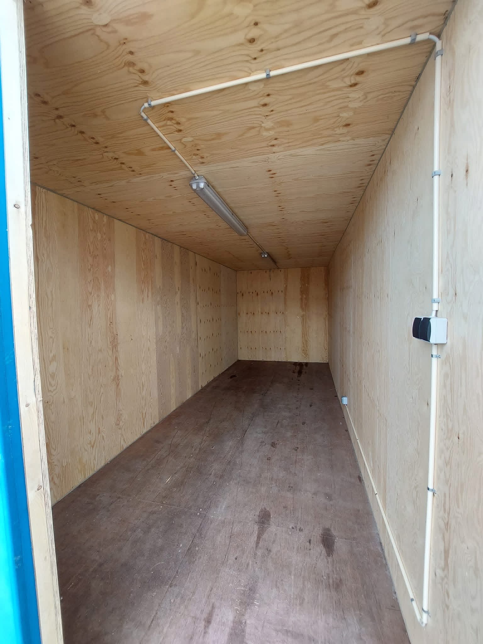 20 fots blå isolerad container indvendigt dybde