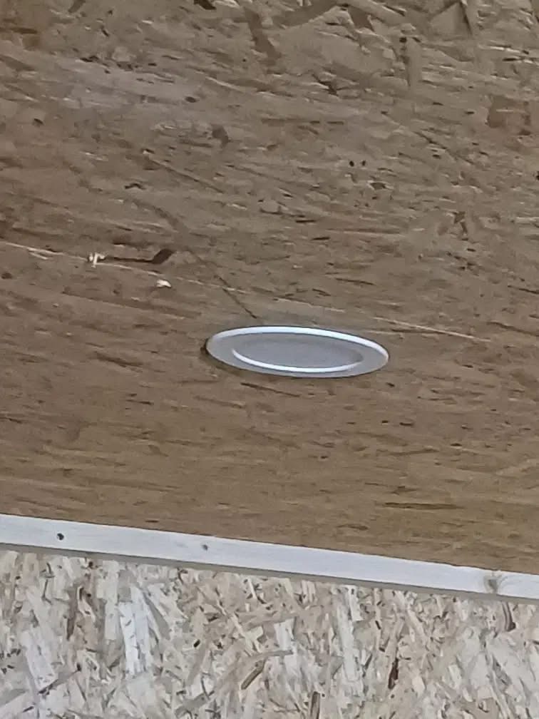8 fots isolerad container lumiere plafond