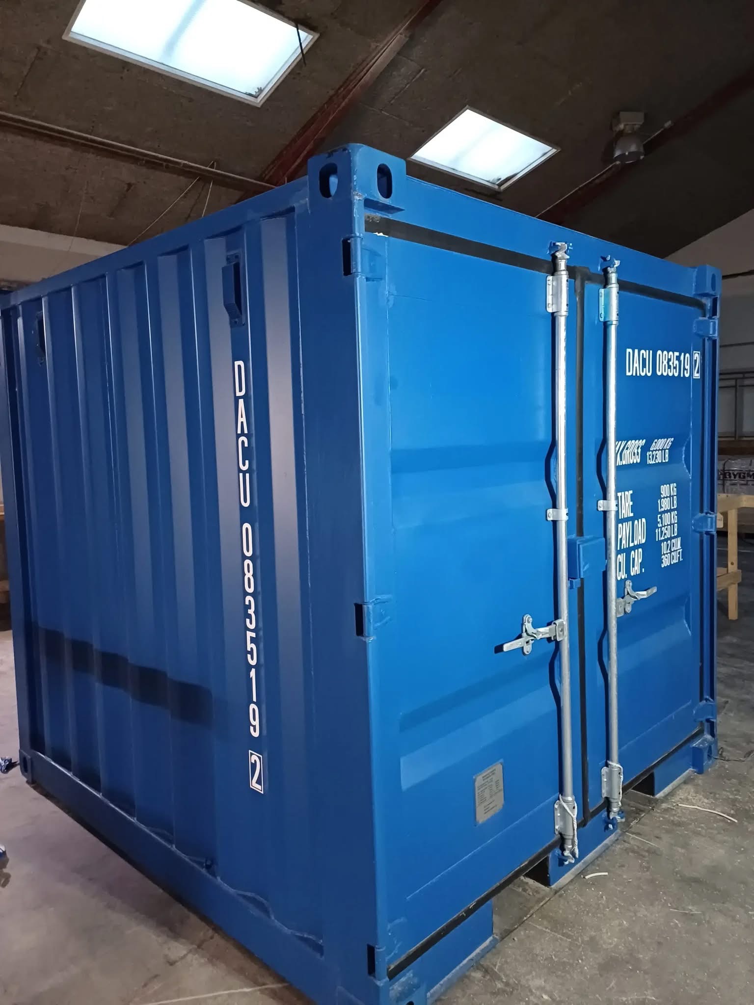 8 fots isolerad container blaa 3/4 vinkel