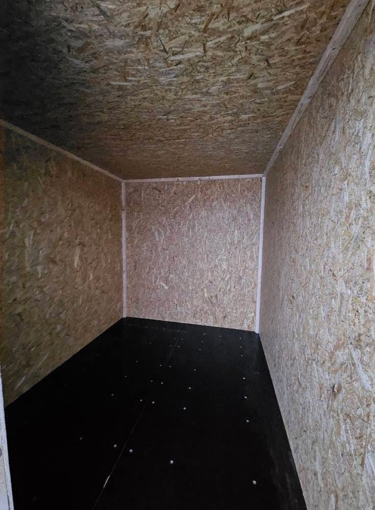 10 fots isolerad sort container indre