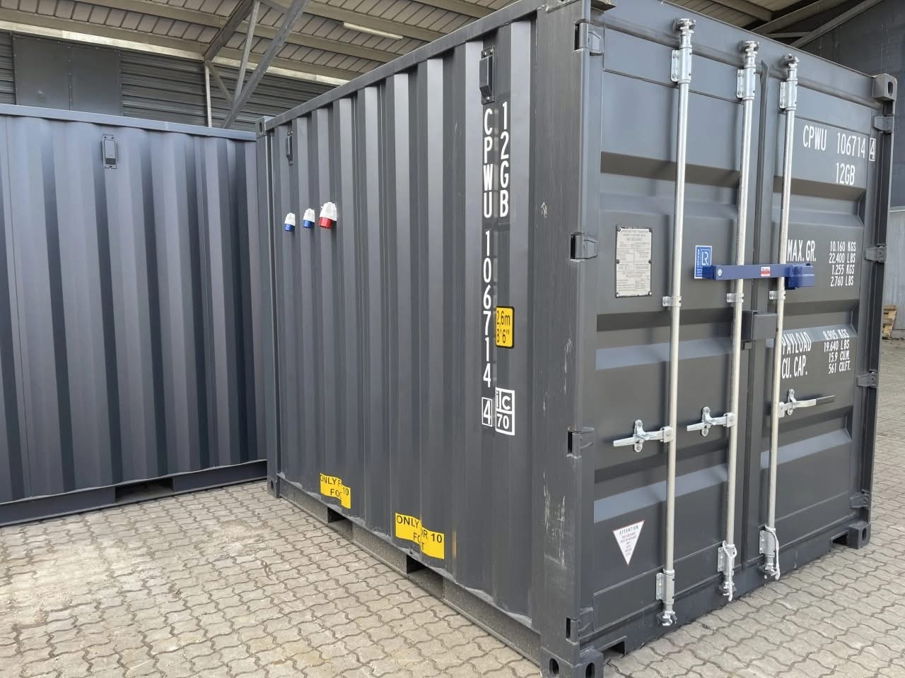 10 fots isolerad graa 3/4 vinkel