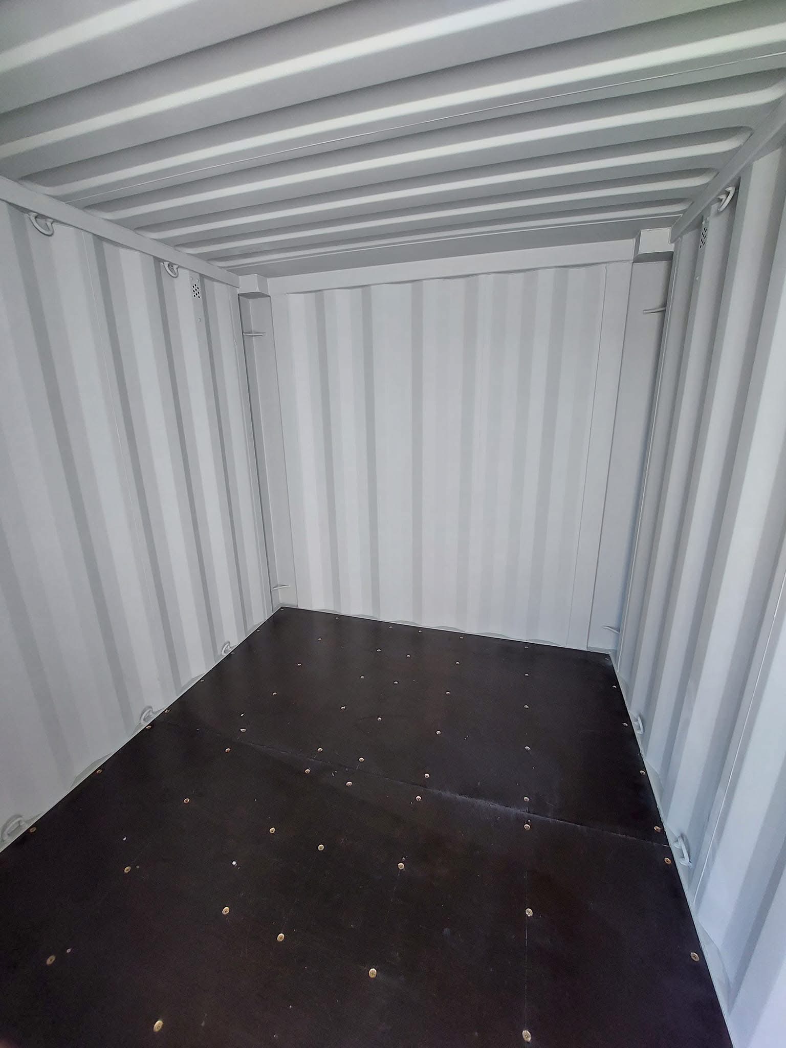 8 fots container interiör