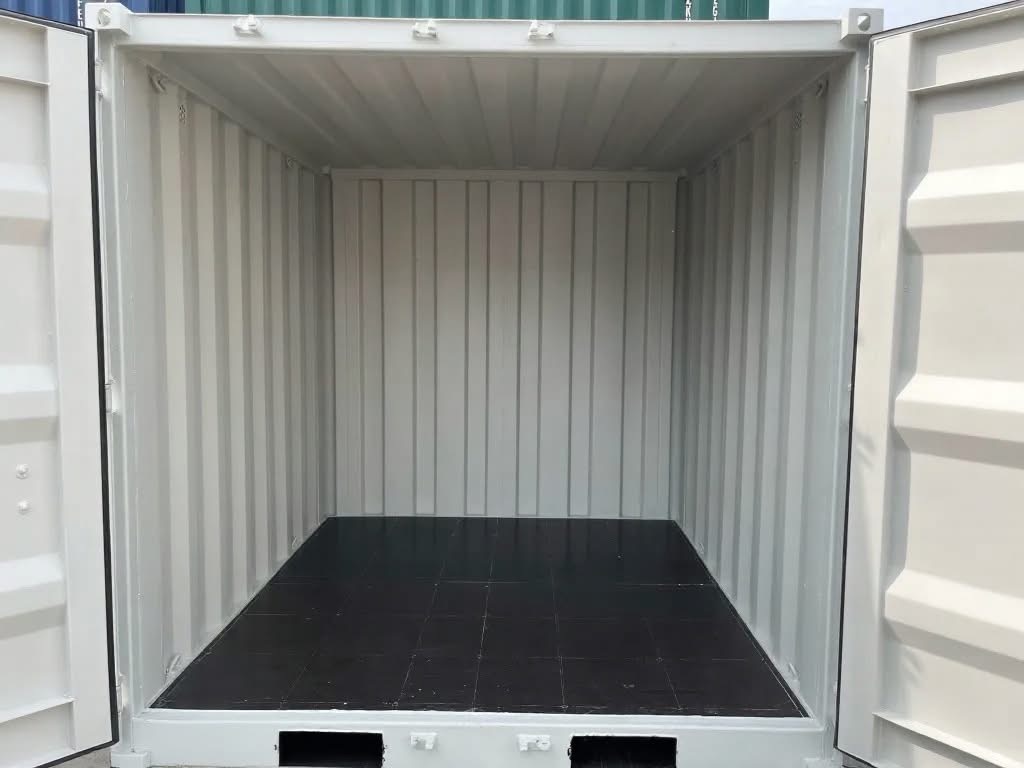8 fots container hvid indre
