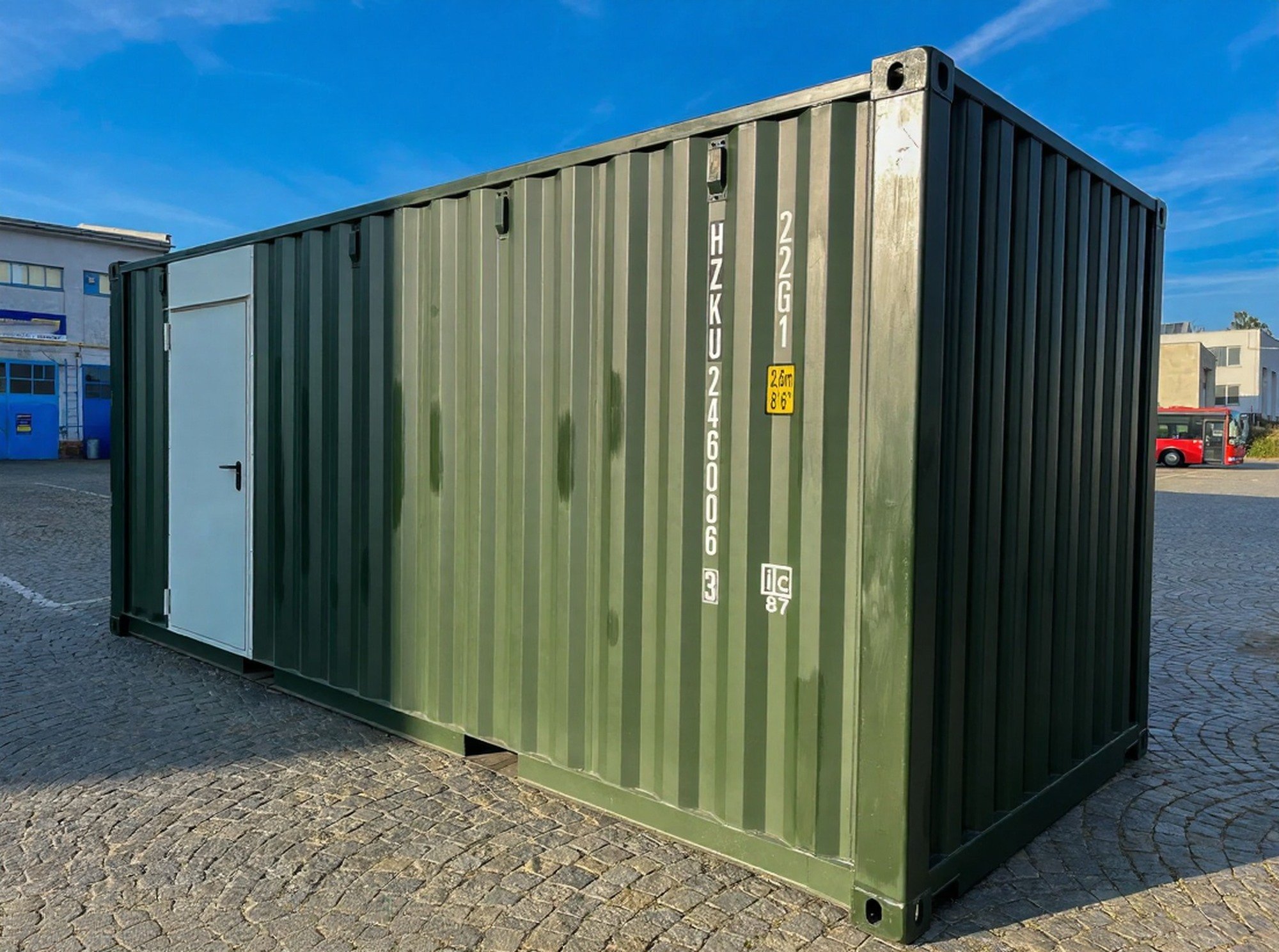 20-fods søcontainer med persondør – Grøn